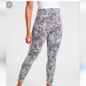 Athleta Elation Graffiti Fleur Gray Patterned Leggings